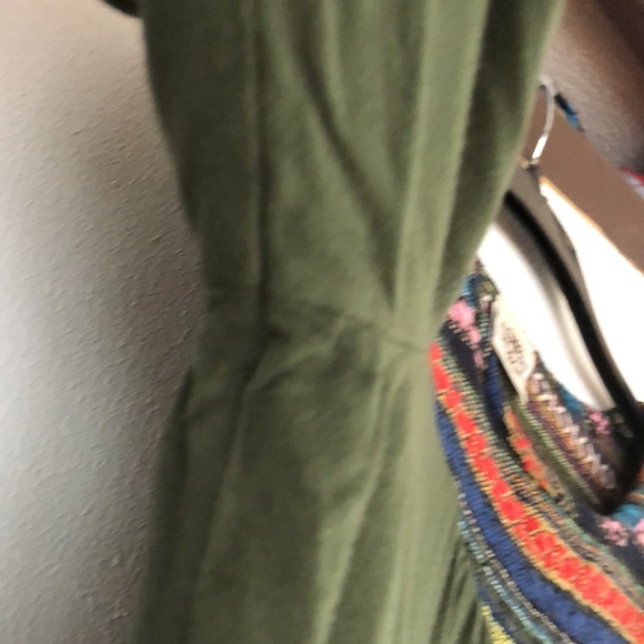 Womens Lrge, green blouse - Picture 3 of 4